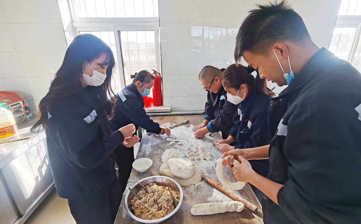 葫蘆島公司黨建活動(dòng)敬老院